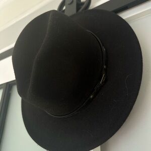 Black hat for fall
